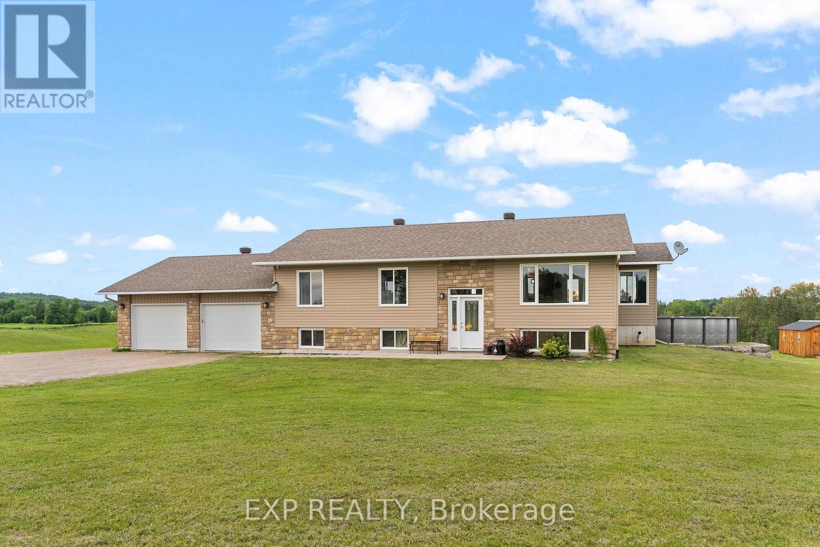 566a Pinnacle Road, Horton, Ontario  K7V 3Z6 - Photo 3 - X13474592