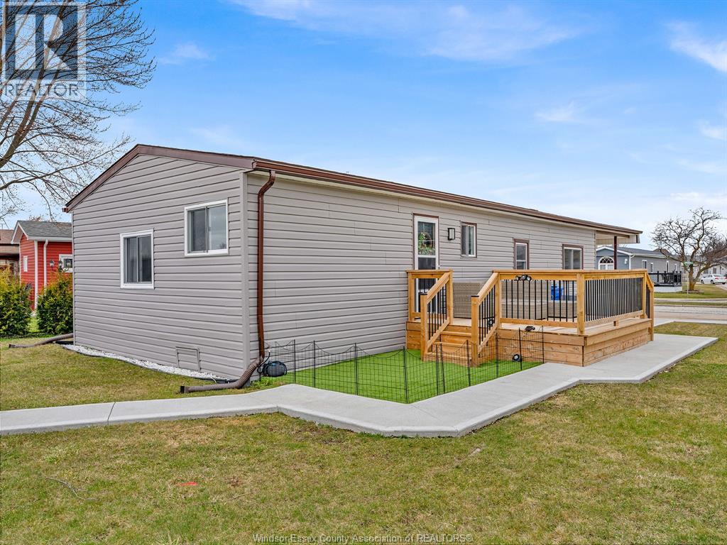 25 Parkside, Mcgregor, Ontario  N0R 1J0 - Photo 2 - 26014755