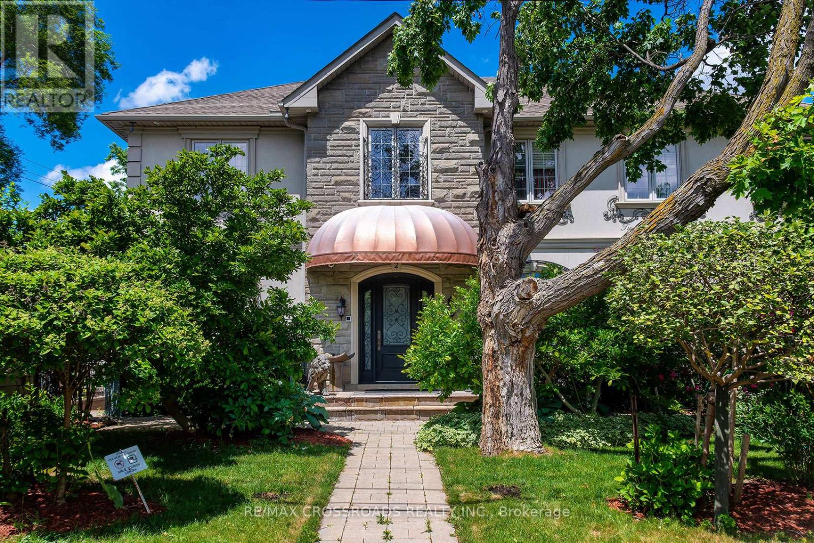 2 BOND AVENUE, Toronto, Ontario