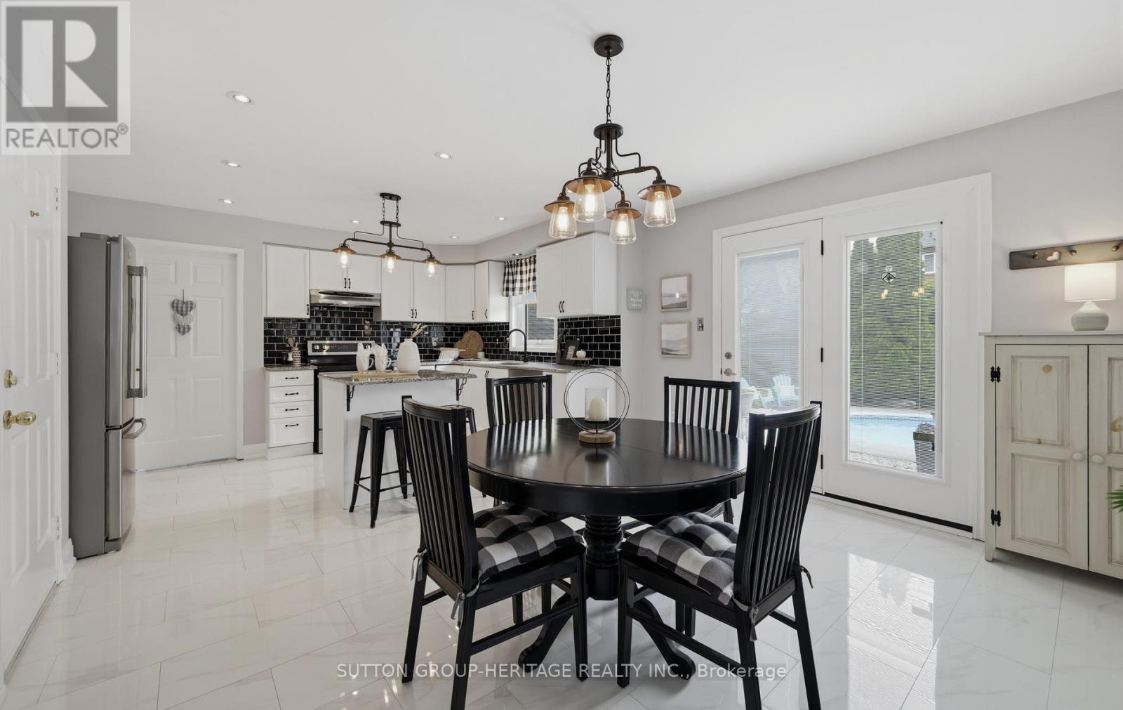 44 Sabbe Crescent, Ajax, Ontario  L1T 4E3 - Photo 13 - E13474606