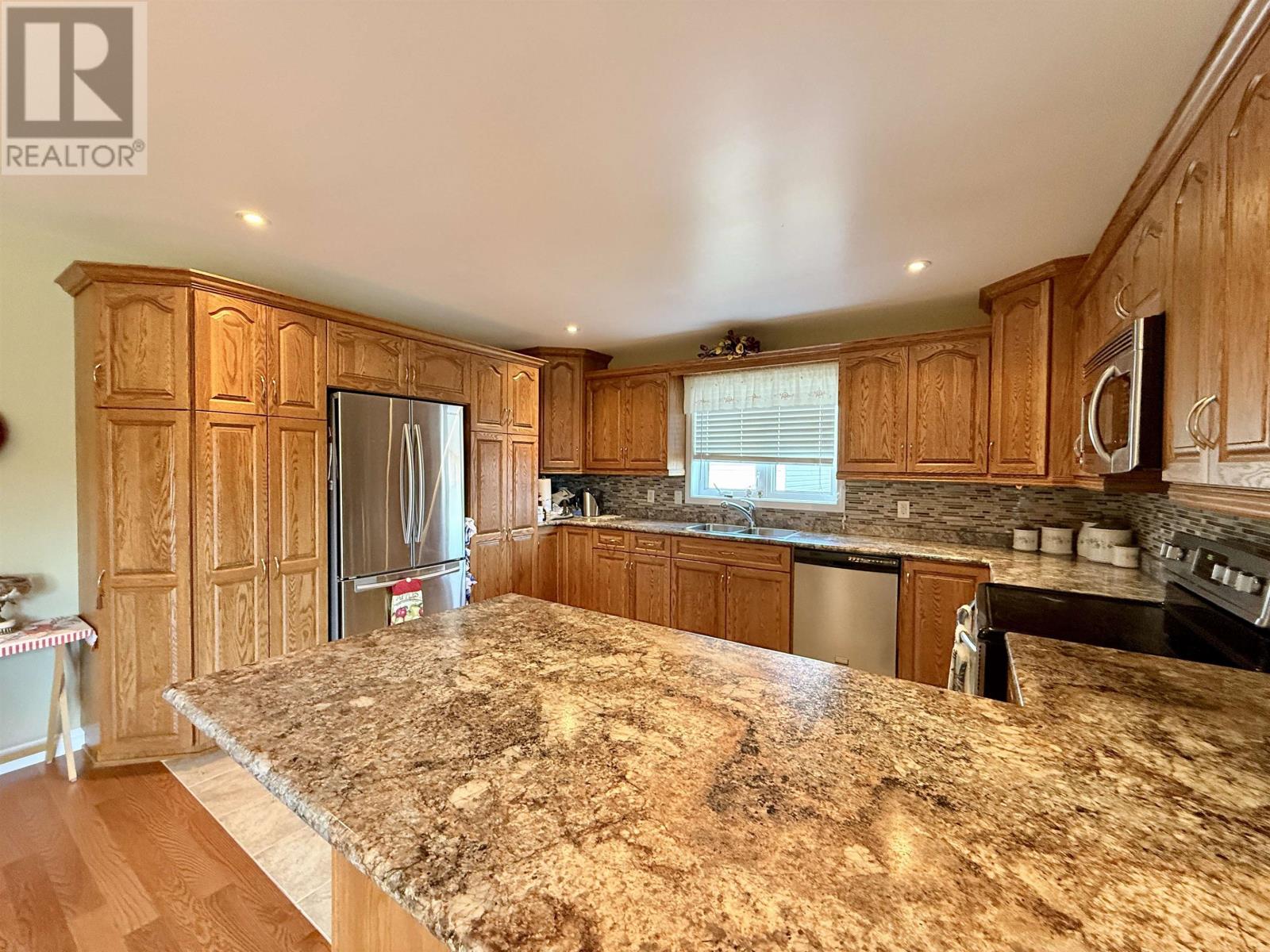 547 Fireweed Bay, Thunder Bay, Ontario  P7G 0A7 - Photo 10 - TB2601617