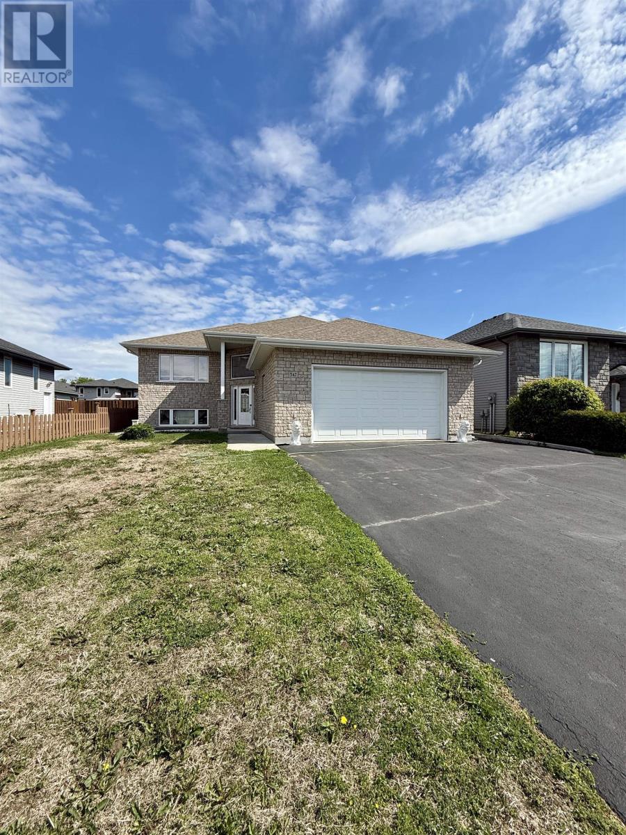 547 Fireweed Bay, Thunder Bay, Ontario  P7G 0A7 - Photo 25 - TB2601617