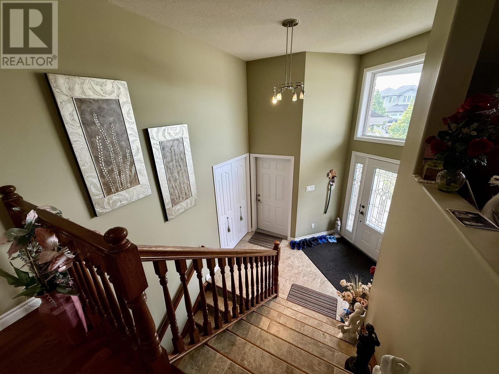 547 Fireweed Bay, Thunder Bay, Ontario  P7G 0A7 - Photo 2 - TB2601617
