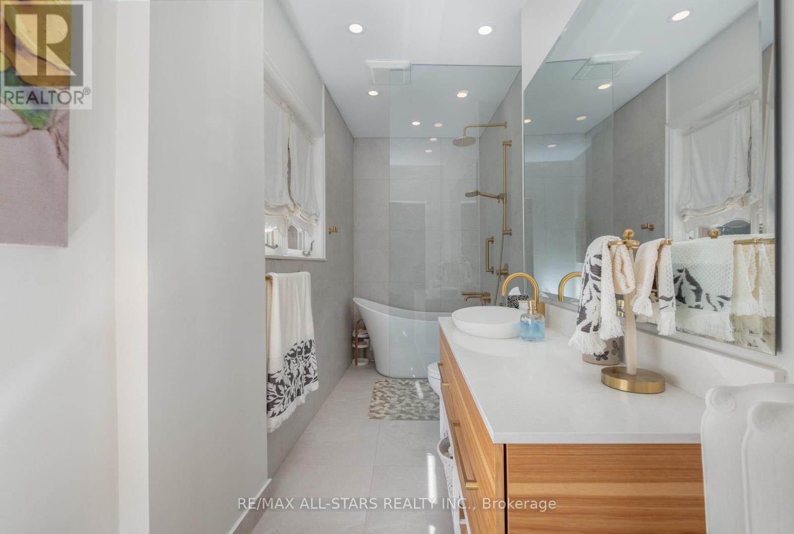 65 O'brien Avenue, Whitchurch-Stouffville, Ontario  L4A 4J8 - Photo 18 - N13474594