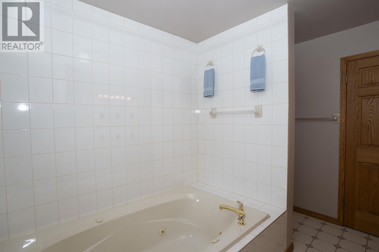 205 Kusznier Cres, Thunder Bay, Ontario  P7B 6K4 - Photo 15 - TB2601604