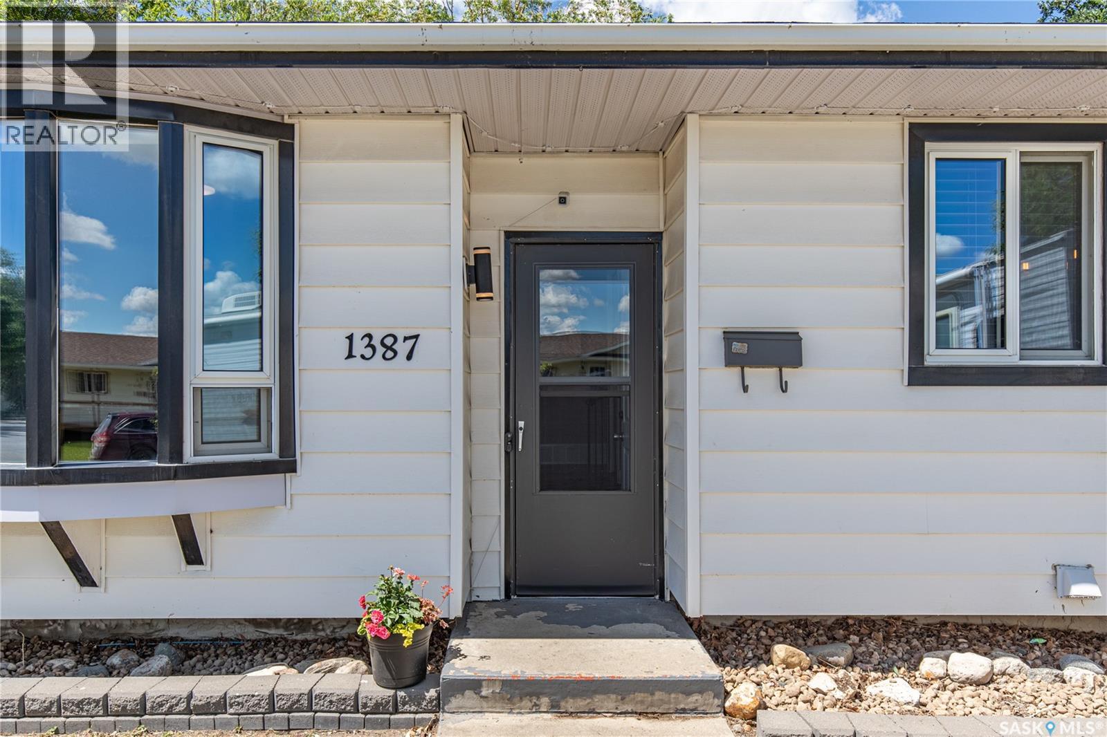 1387 Manitou Crescent, Moose Jaw, Saskatchewan  S6H 7C5 - Photo 8 - SK040217