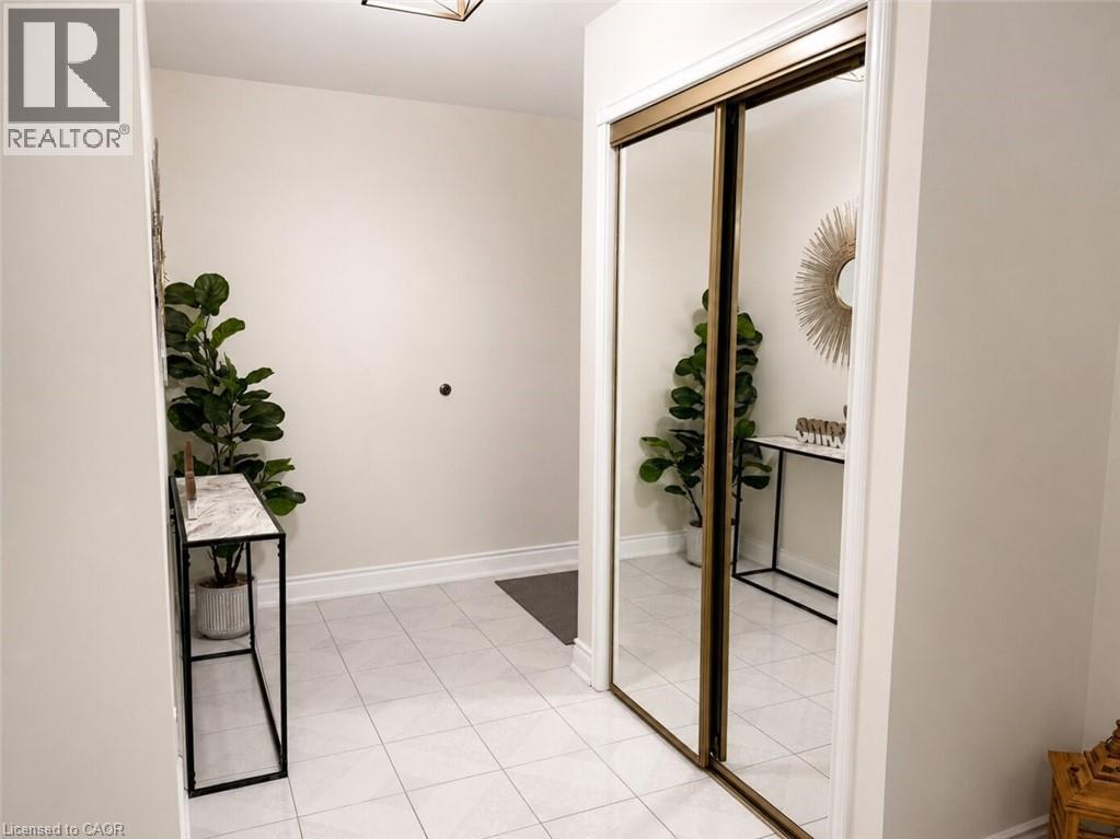 3050 Pinemeadow Drive Unit# 30, Burlington, Ontario  L7M 3X5 - Photo 4 - 40831279