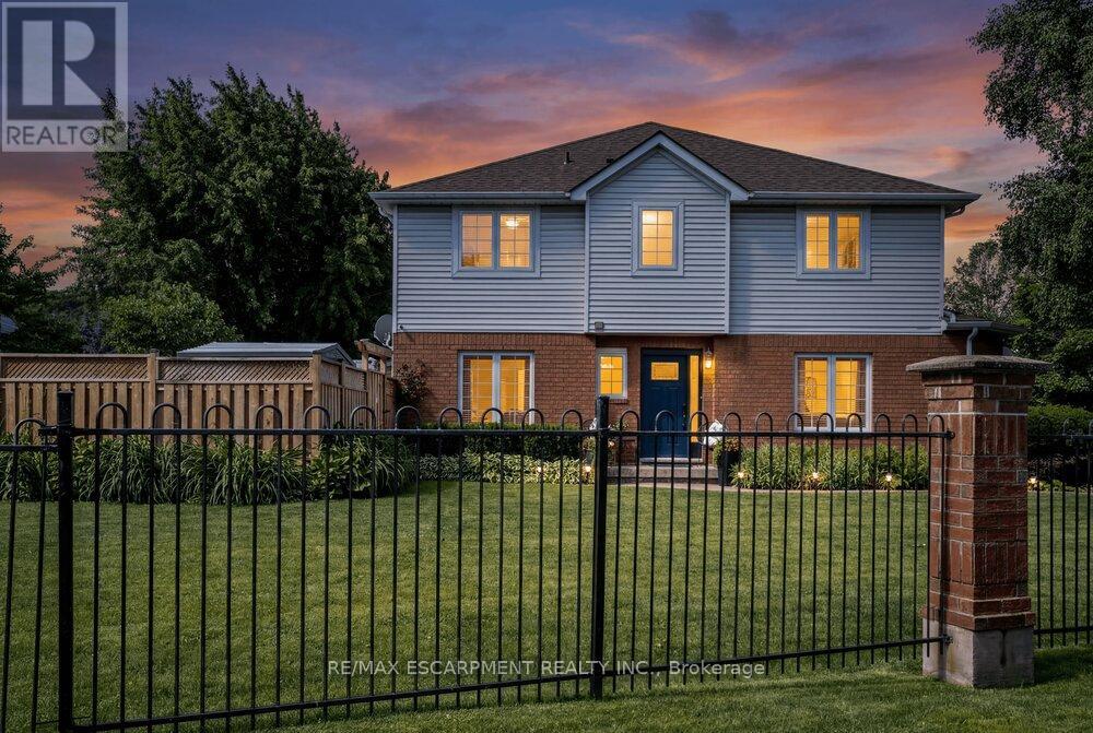 37 WALKER COURT, Grimsby, Ontario