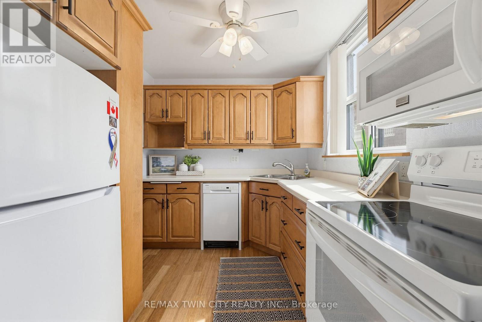 203 - 23 Main Street, Hamilton, Ontario  L9H 2P7 - Photo 7 - X13474514