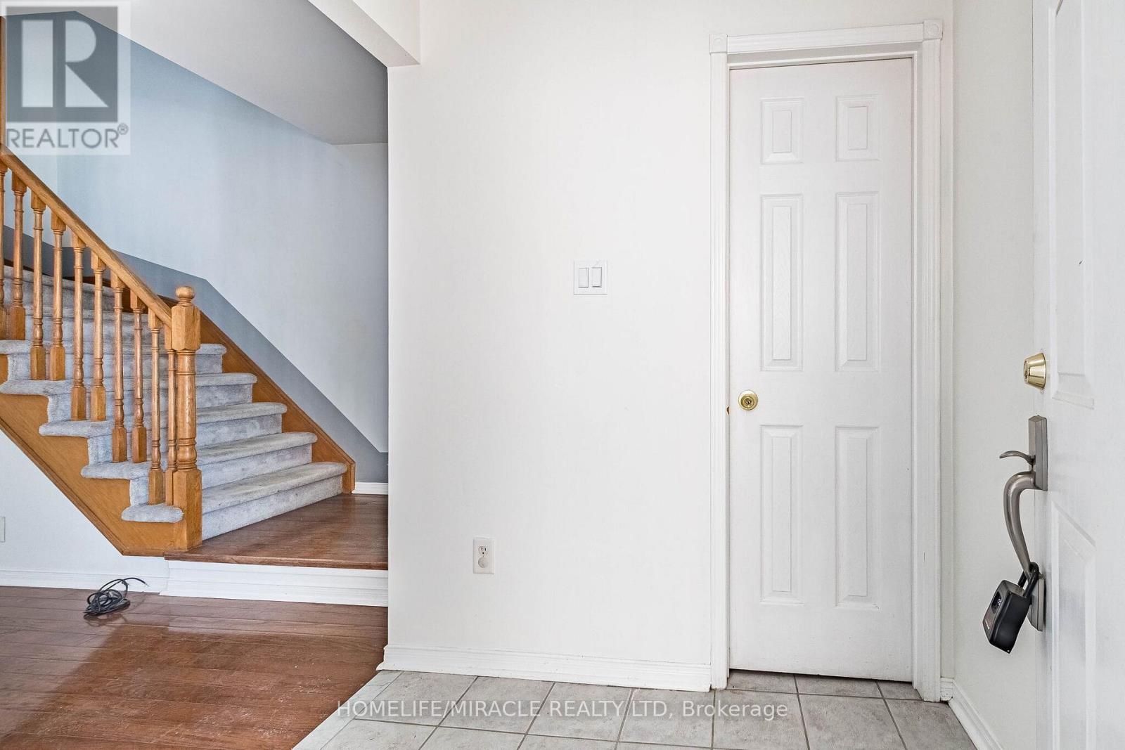 46 Weather Vane Lane, Brampton, Ontario  L6X 4R5 - Photo 8 - W13468474