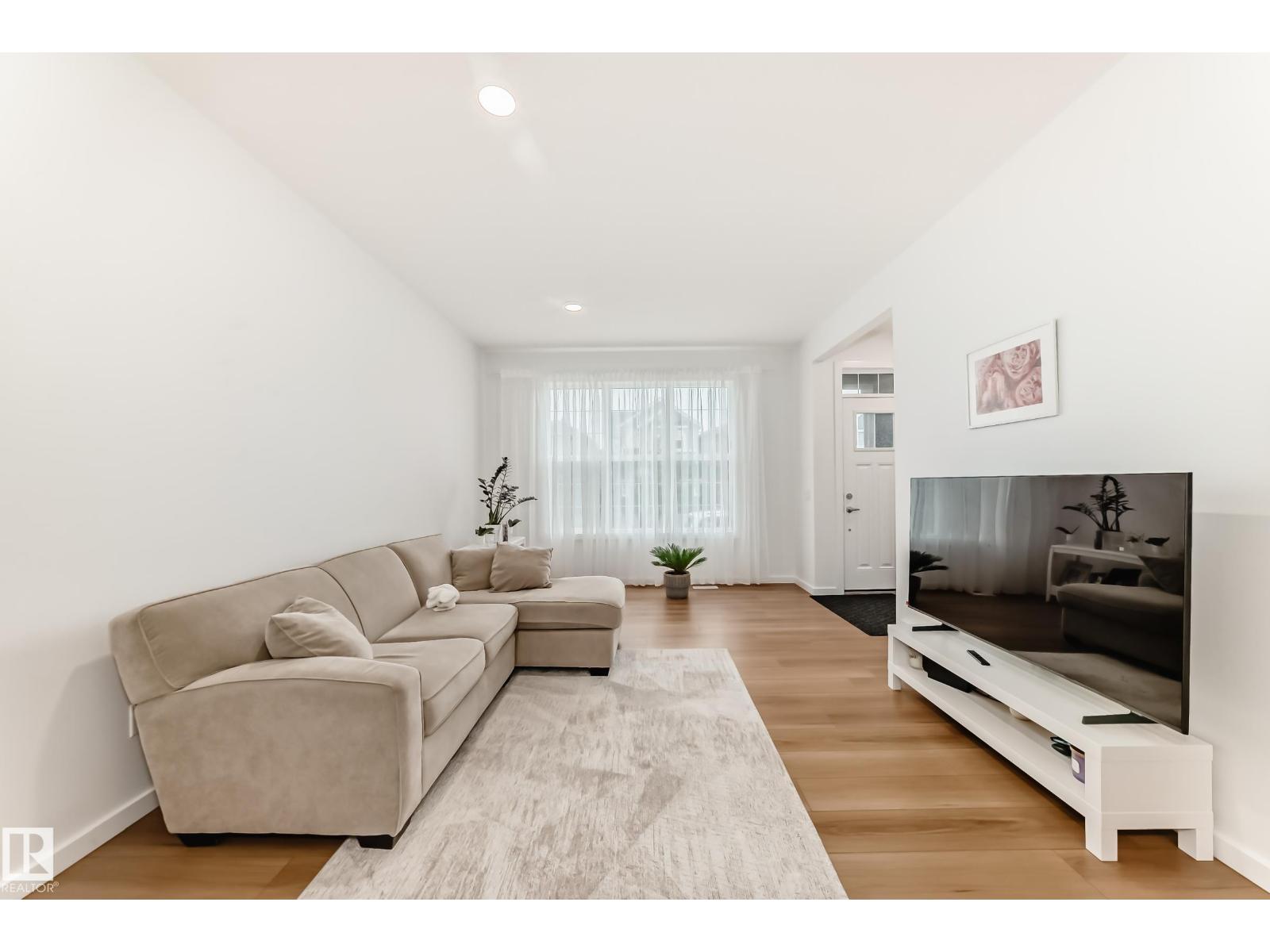 8129 226a Street NW NW, Edmonton, Alberta  T5T 7S8 - Photo 3 - E4493591