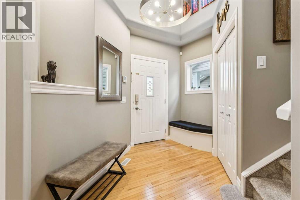 58 Cougar Plateau Way SW, Calgary, Alberta  T3H 5S5 - Photo 3 - A2322134