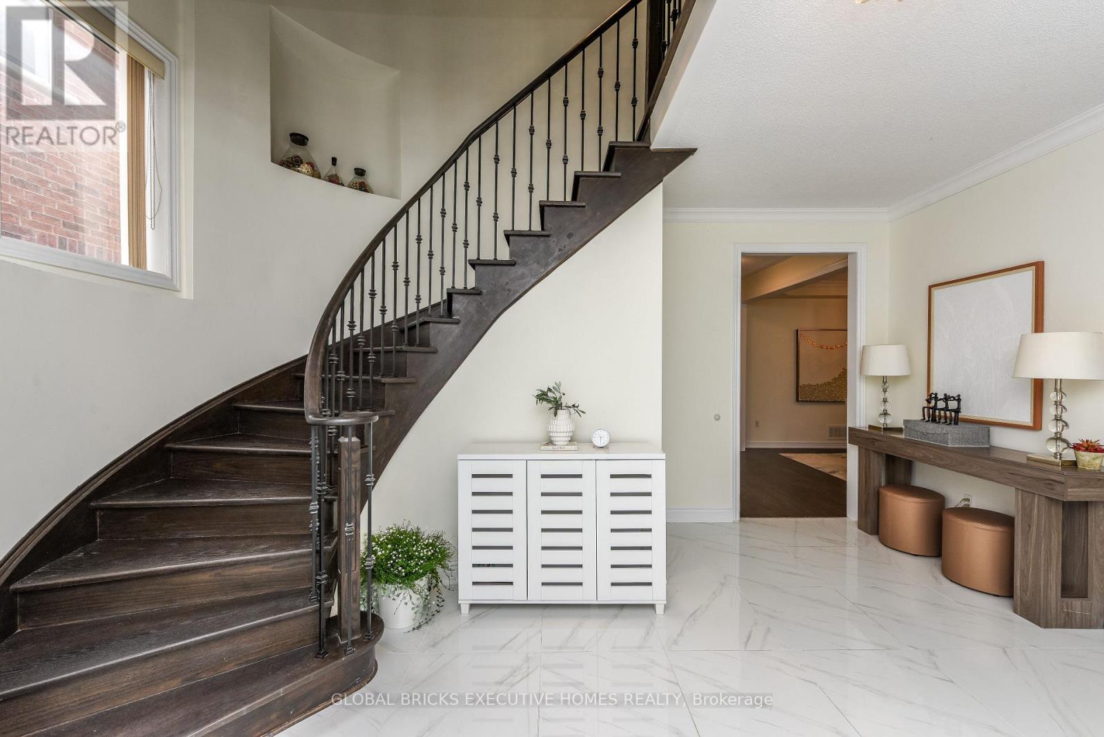 3435 Artesina Drive, Mississauga, Ontario  L5M 7K3 - Photo 8 - W13472364