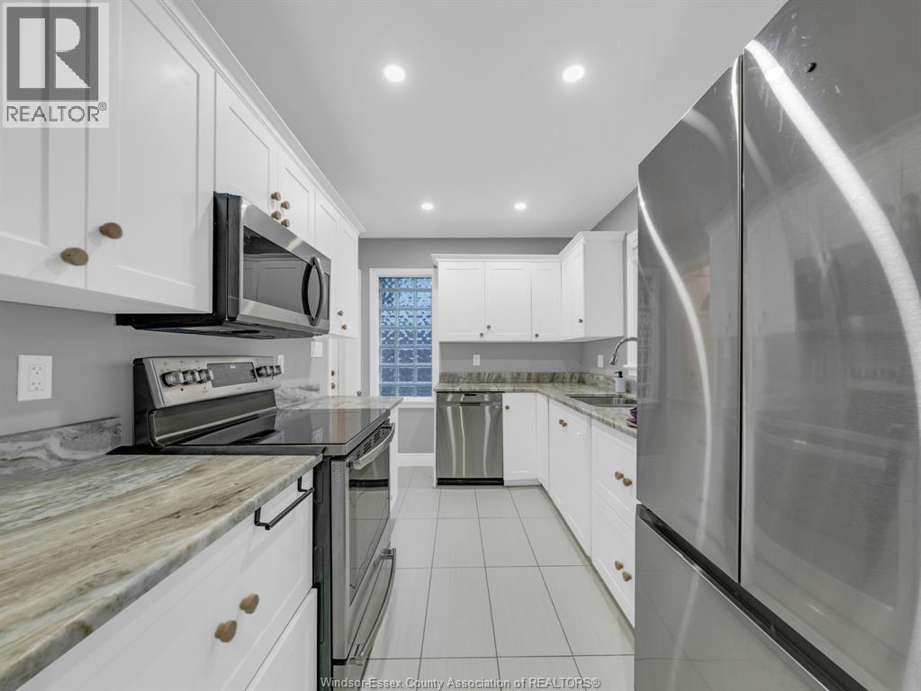 2584 Chilver, Windsor, Ontario  N8W 2V9 - Photo 13 - 26014816