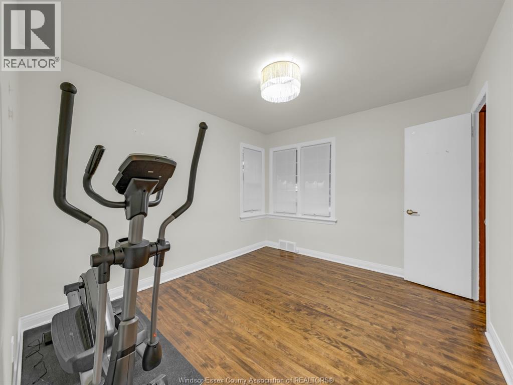 2584 Chilver, Windsor, Ontario  N8W 2V9 - Photo 17 - 26014816