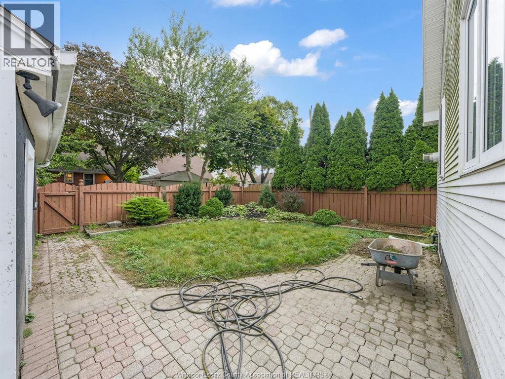 2584 Chilver, Windsor, Ontario  N8W 2V9 - Photo 5 - 26014816