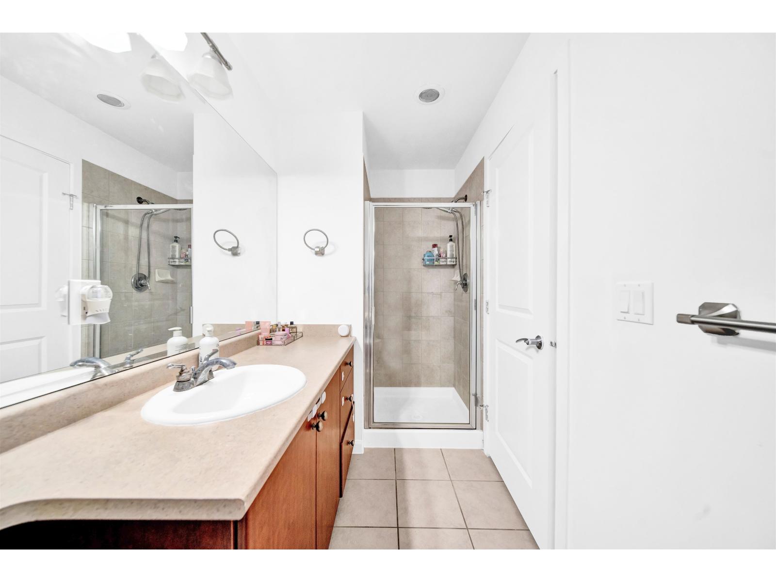419 15385 101a Avenue, Surrey, British Columbia  V3R 0B4 - Photo 17 - R3138295