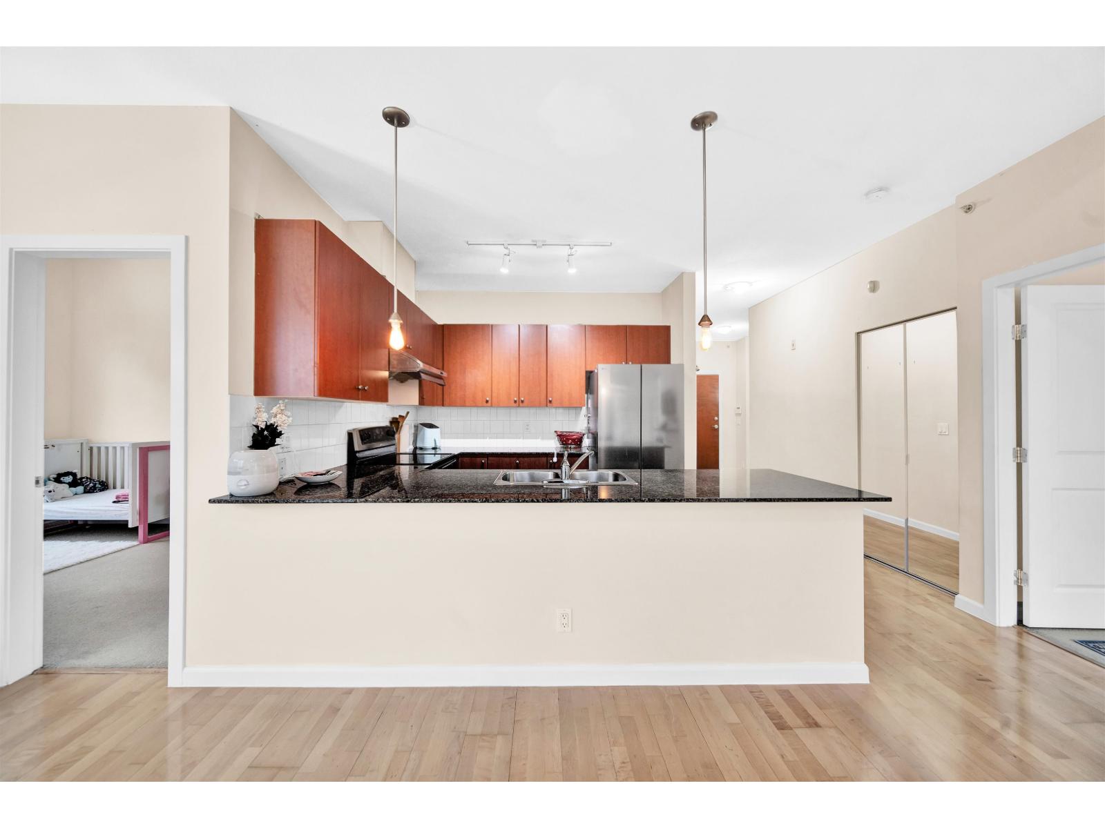 419 15385 101a Avenue, Surrey, British Columbia  V3R 0B4 - Photo 24 - R3138295