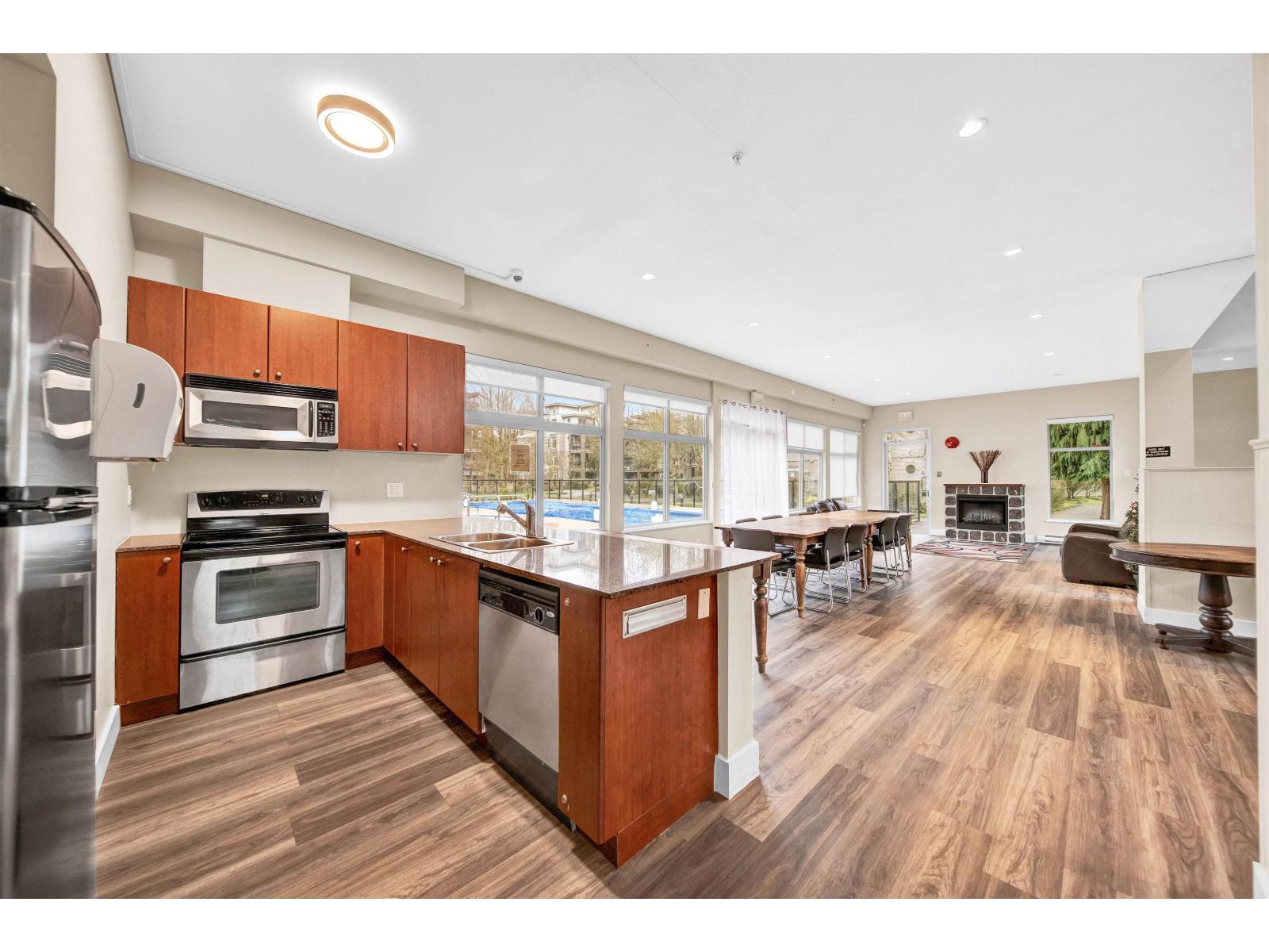 419 15385 101a Avenue, Surrey, British Columbia  V3R 0B4 - Photo 30 - R3138295