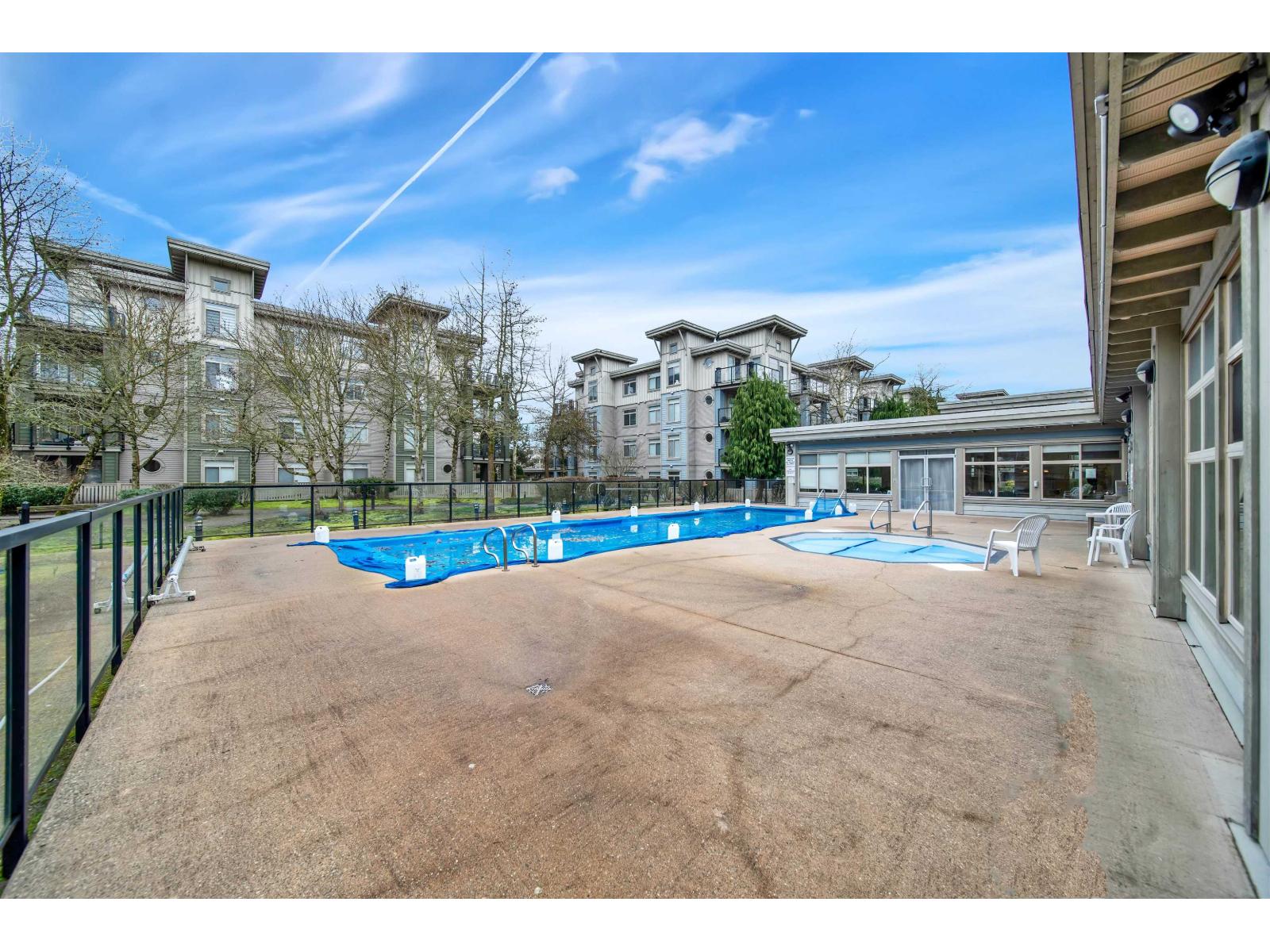 419 15385 101a Avenue, Surrey, British Columbia  V3R 0B4 - Photo 5 - R3138295