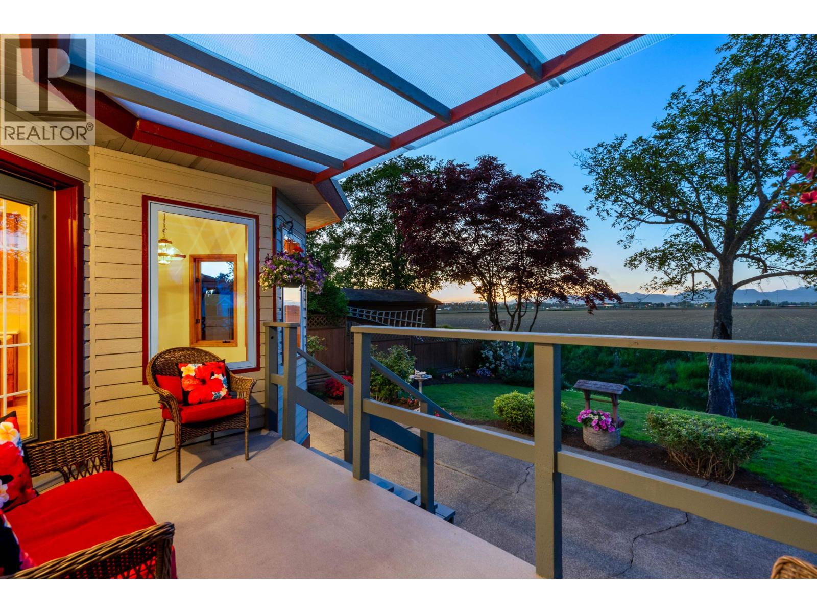 6247 Crescent Place, Delta, British Columbia  V3L 4V9 - Photo 2 - R3104394