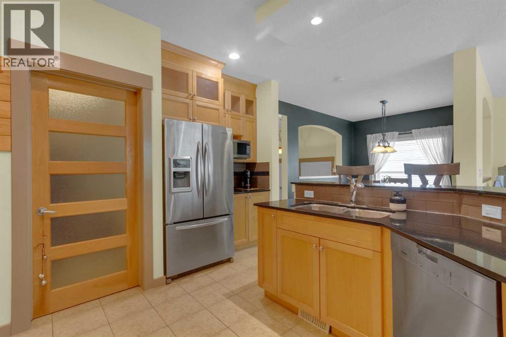 8 Elmont Court Sw, Calgary, Alberta  T3H 5Z8 - Photo 10 - A2314670