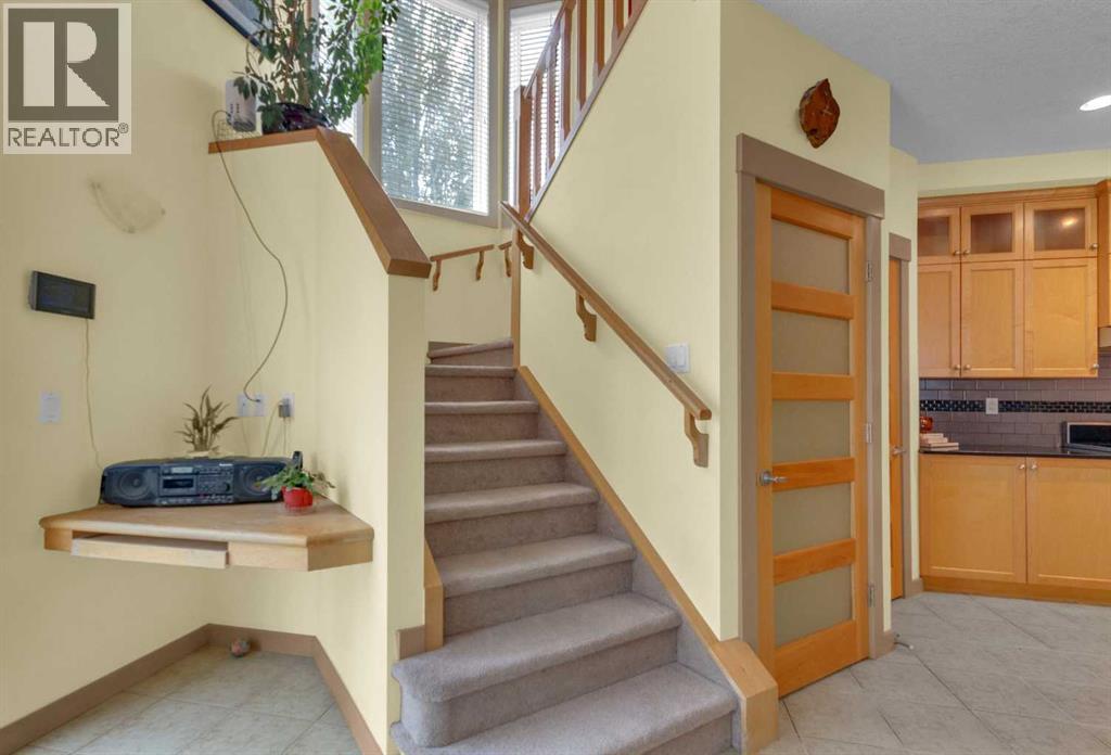 8 Elmont Court Sw, Calgary, Alberta  T3H 5Z8 - Photo 17 - A2314670