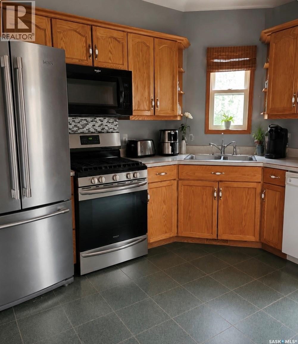414 1st Street E, Meadow Lake, Saskatchewan  S9X 1E9 - Photo 7 - SK040272