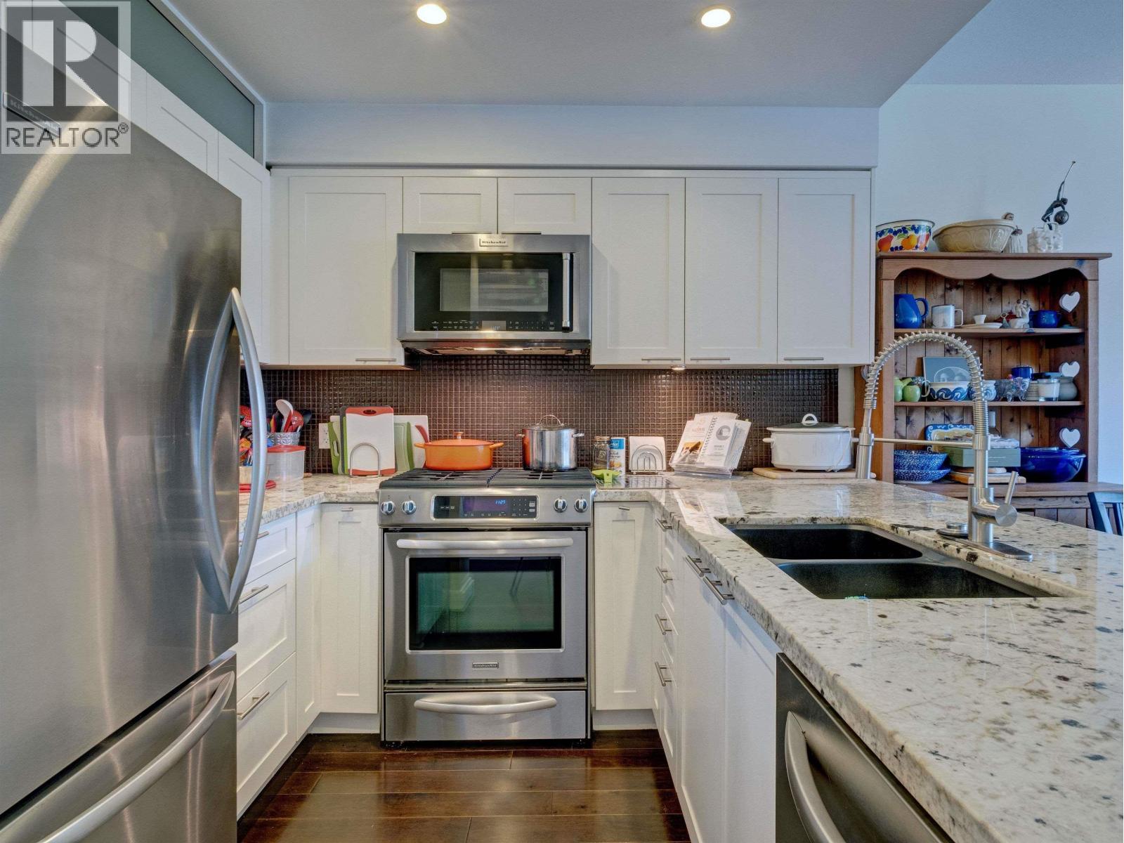 307 5725 Teredo Street, Sechelt, British Columbia  V7Z 0J2 - Photo 5 - R3138284