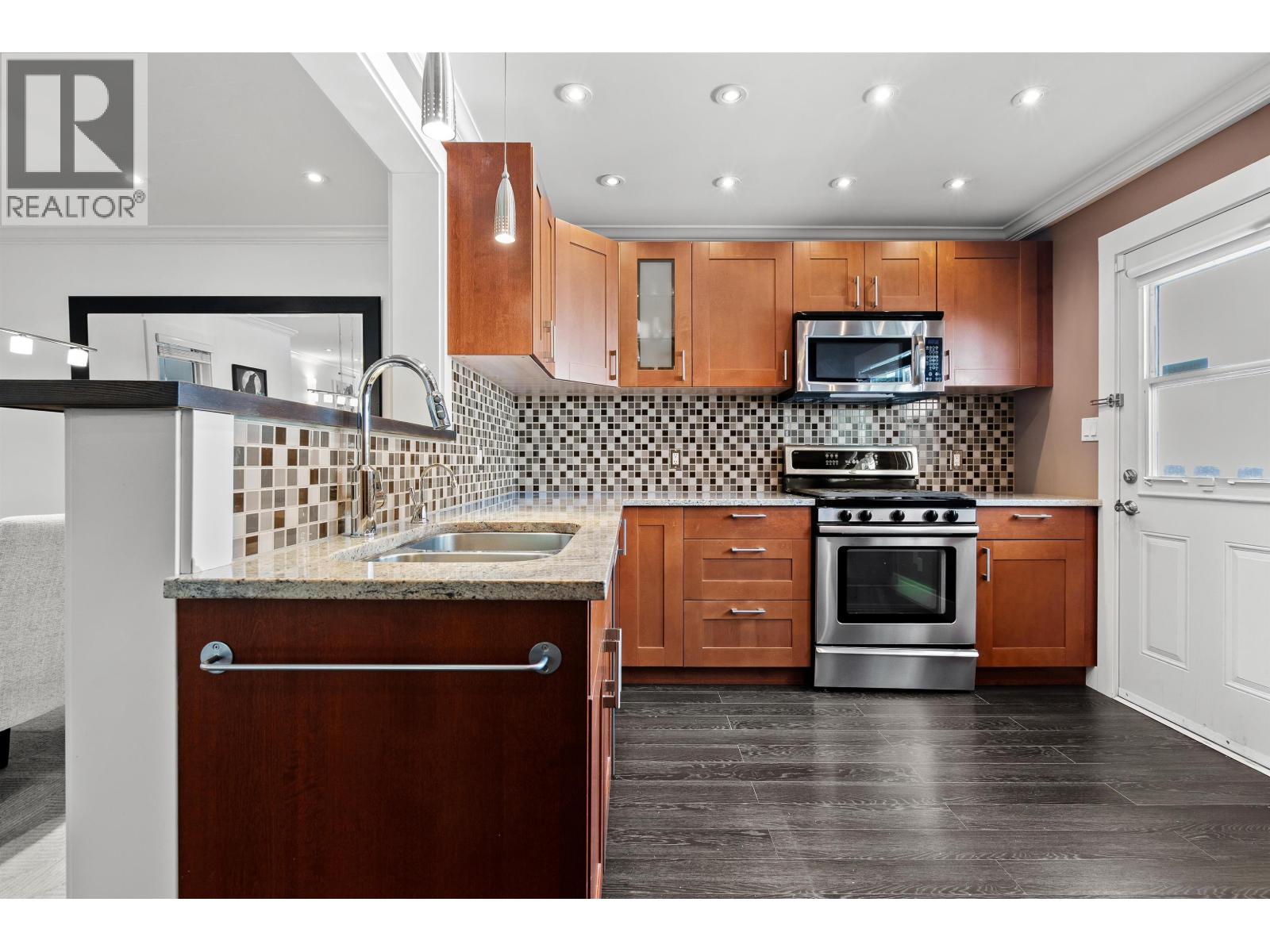 1050 E 10th Avenue, Vancouver, British Columbia V5T 2B5 - Photo 13 - R3138291
