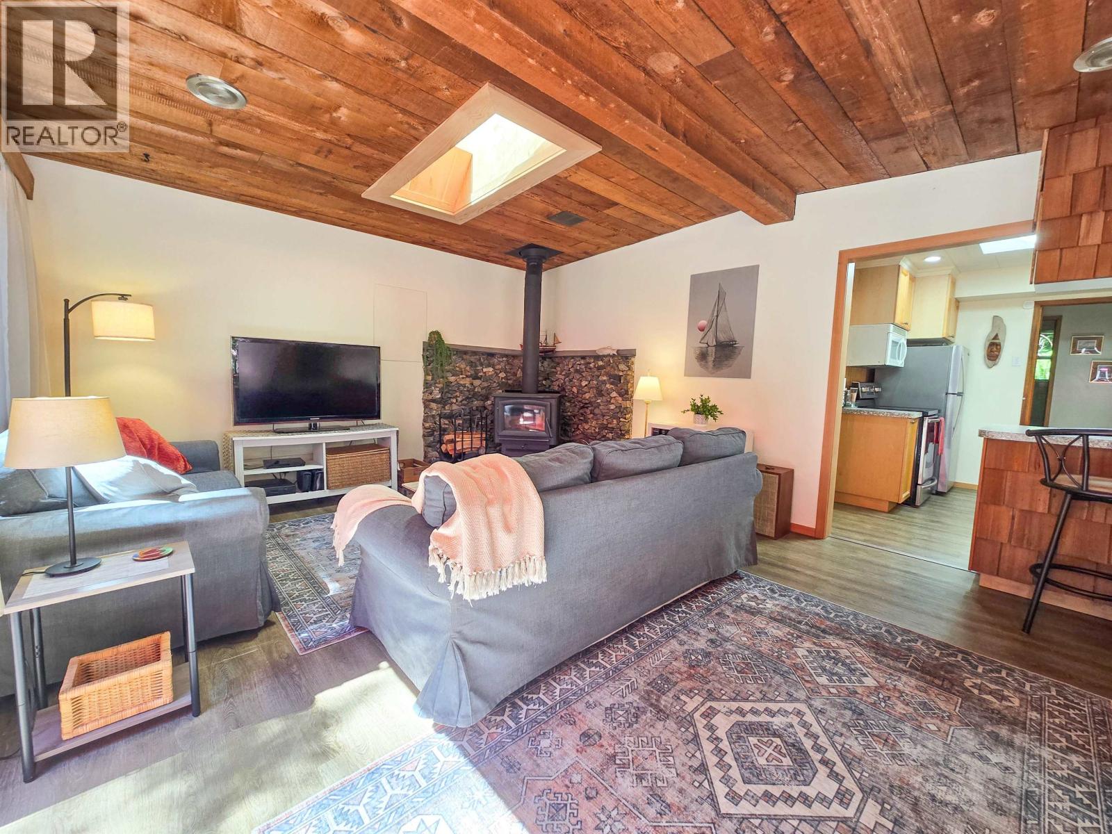 477 Gavin Road, Keats Island, British Columbia  V0N 1V0 - Photo 2 - R3138254