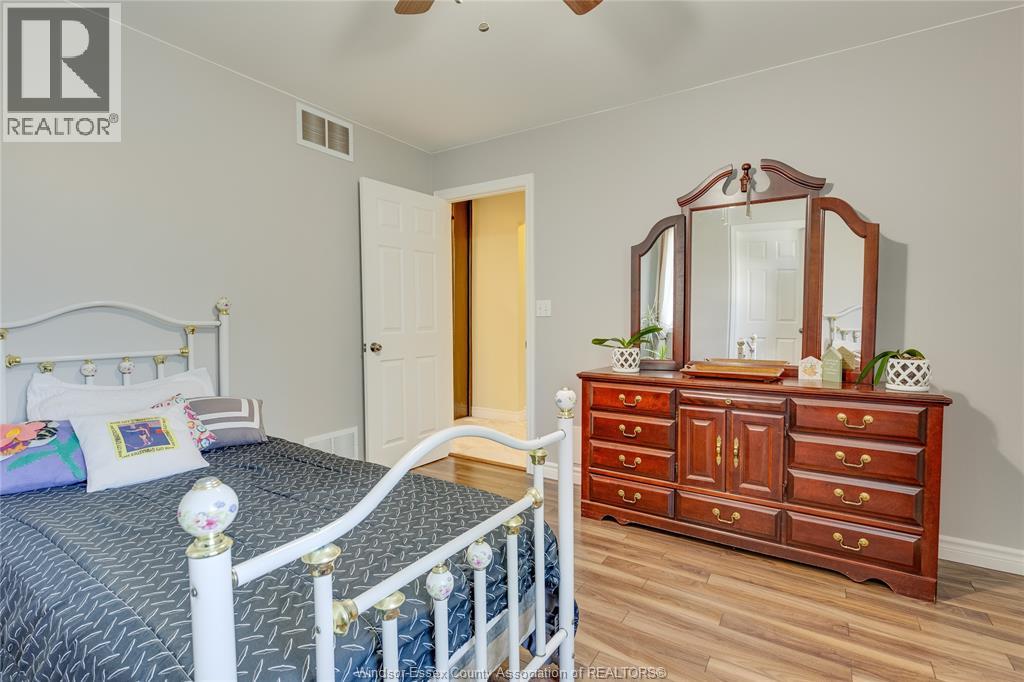 503 Regent, St. Clair Beach, Ontario  N8N 4B8 - Photo 15 - 26014764