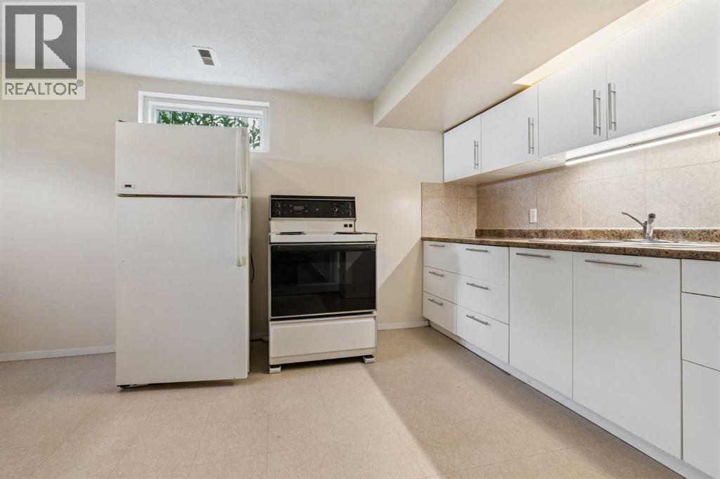 1306 87 Avenue SW, Calgary, Alberta  T2V 0W3 - Photo 35 - A2321347