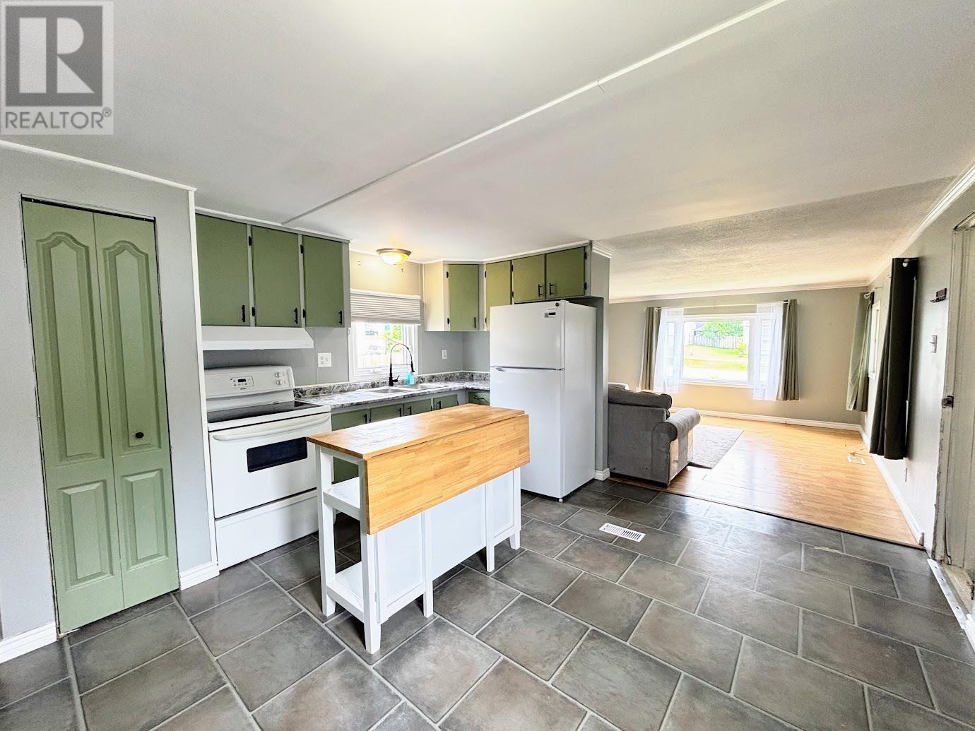 54 Jackson Cres, Marathon, Ontario  P0T 2E0 - Photo 6 - TB2601629