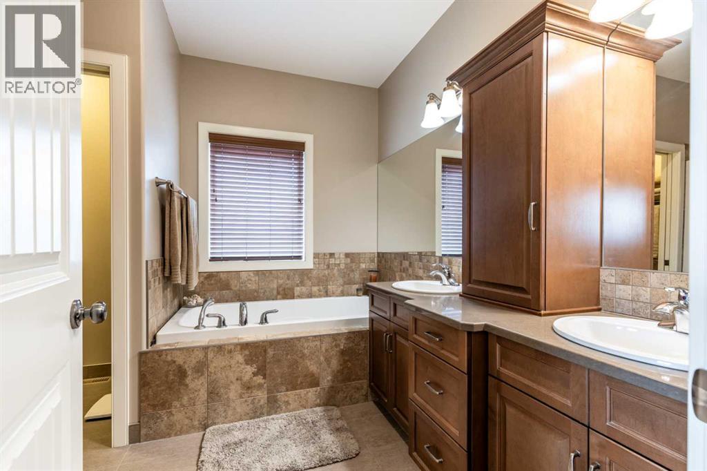 207 Hamptons Way Se, Medicine Hat, Alberta  T1B 0E1 - Photo 31 - A2311270