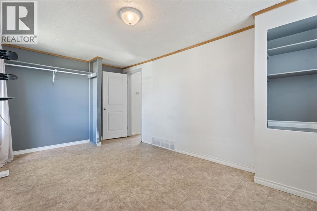 223 2 Street N, Vulcan, Alberta  T0L 2B0 - Photo 13 - A2314047
