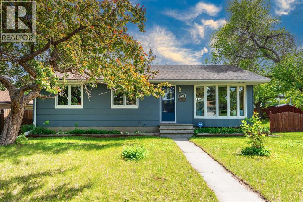 423 Spyhill Road NW, calgary, Alberta