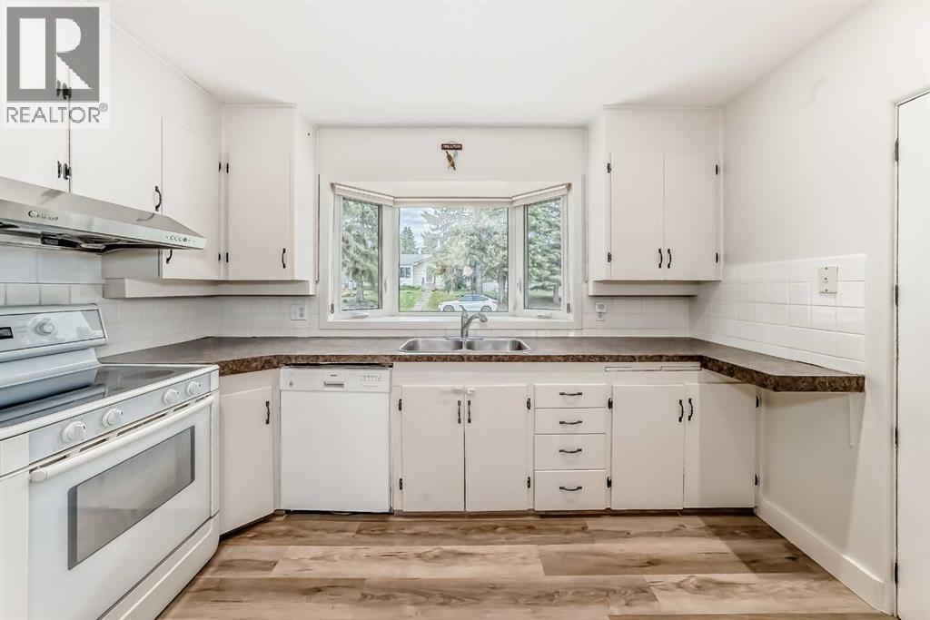 35 Collingwood Place NW, Calgary, Alberta  T2L 0R1 - Photo 8 - A2320906