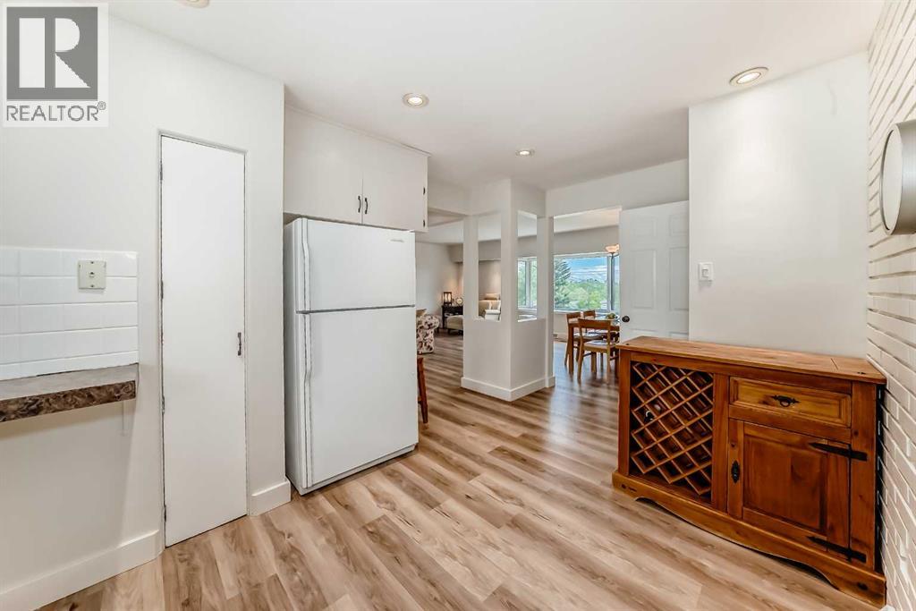 35 Collingwood Place NW, Calgary, Alberta  T2L 0R1 - Photo 9 - A2320906
