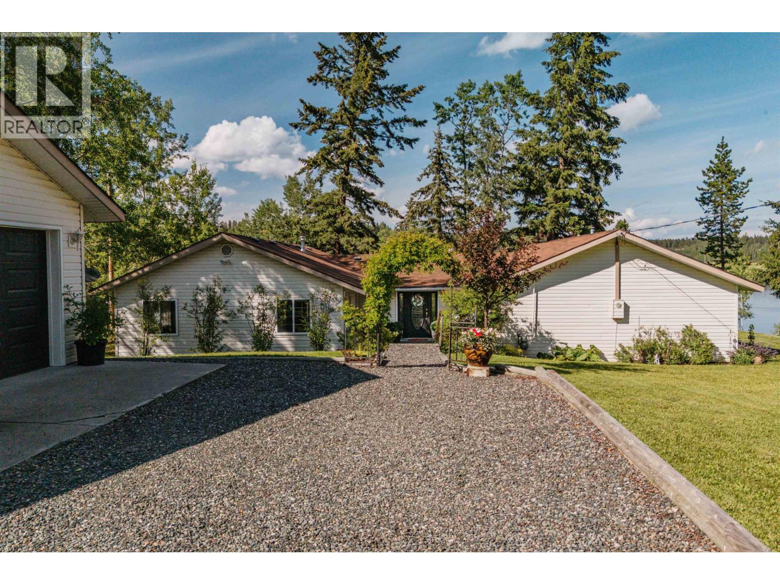 5151 Watson Lake Road, 100 Mile House, British Columbia  V0K 2E1 - Photo 8 - R3084544