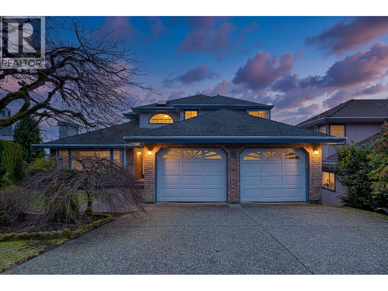 8 GREYSTONE PLACE, Port Moody, British Columbia