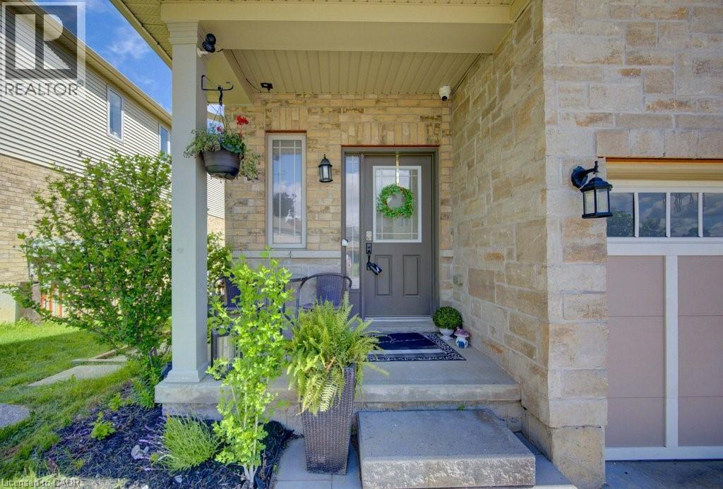 42 Greenwater Street, Kitchener, Ontario  N2R 0H2 - Photo 4 - 40841797