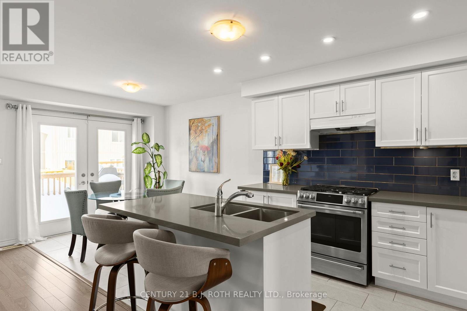 69 Alaskan Heights, Barrie (Holly), Ontario  L9J 0H9 - Photo 7 - S13475230