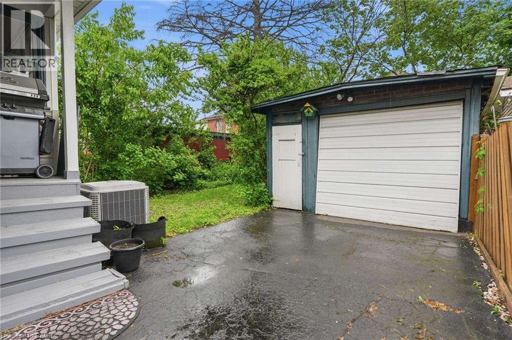 16 Connaught Avenue N, Hamilton, Ontario  L8L 6Y7 - Photo 42 - 40838939