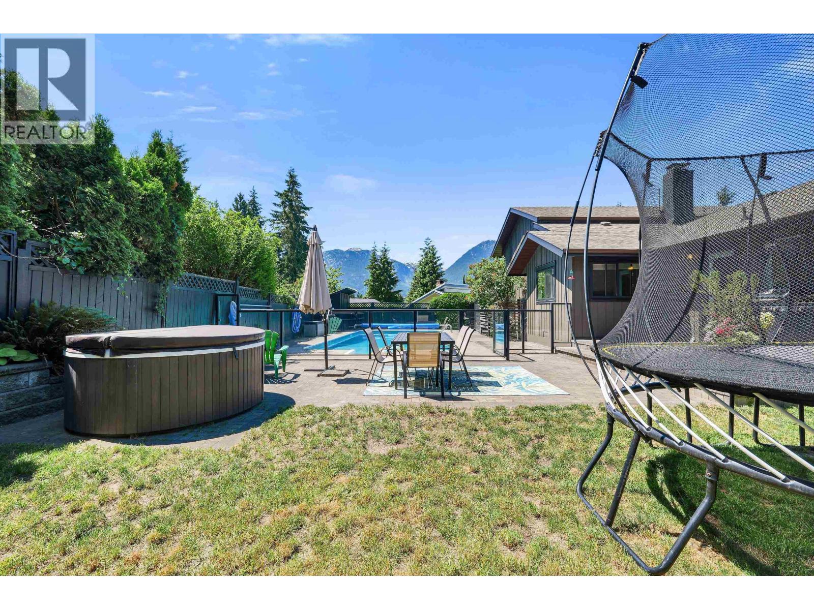 2539 Jura Crescent, Squamish, British Columbia  V0N 1T0 - Photo 35 - R3137656