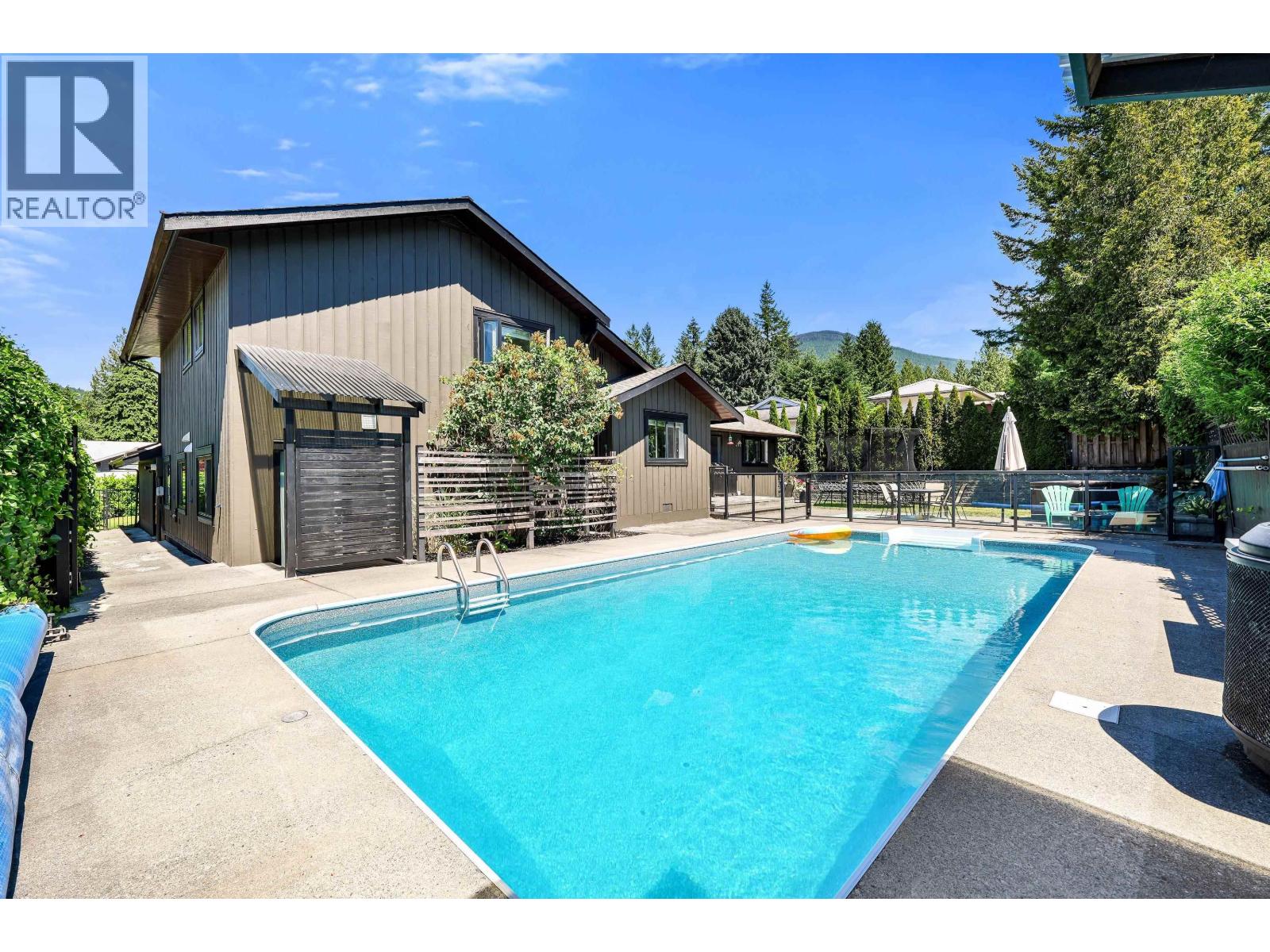 2539 Jura Crescent, Squamish, British Columbia  V0N 1T0 - Photo 32 - R3137656