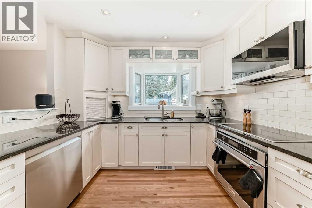 8215 5 Street SW, Calgary, Alberta T2V 1C6 - Photo 9 - A2319825