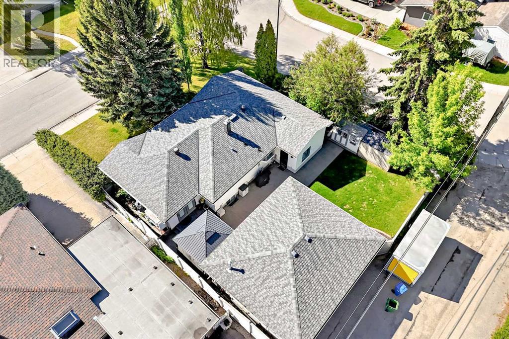 8215 5 Street SW, Calgary, Alberta T2V 1C6 - Photo 48 - A2319825