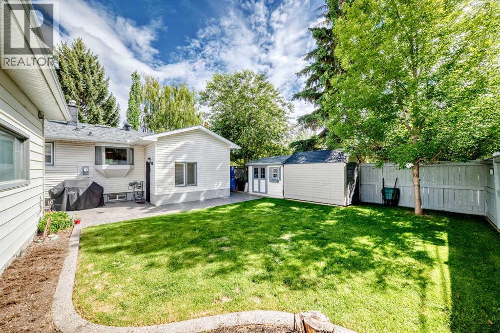 8215 5 Street SW, Calgary, Alberta T2V 1C6 - Photo 38 - A2319825