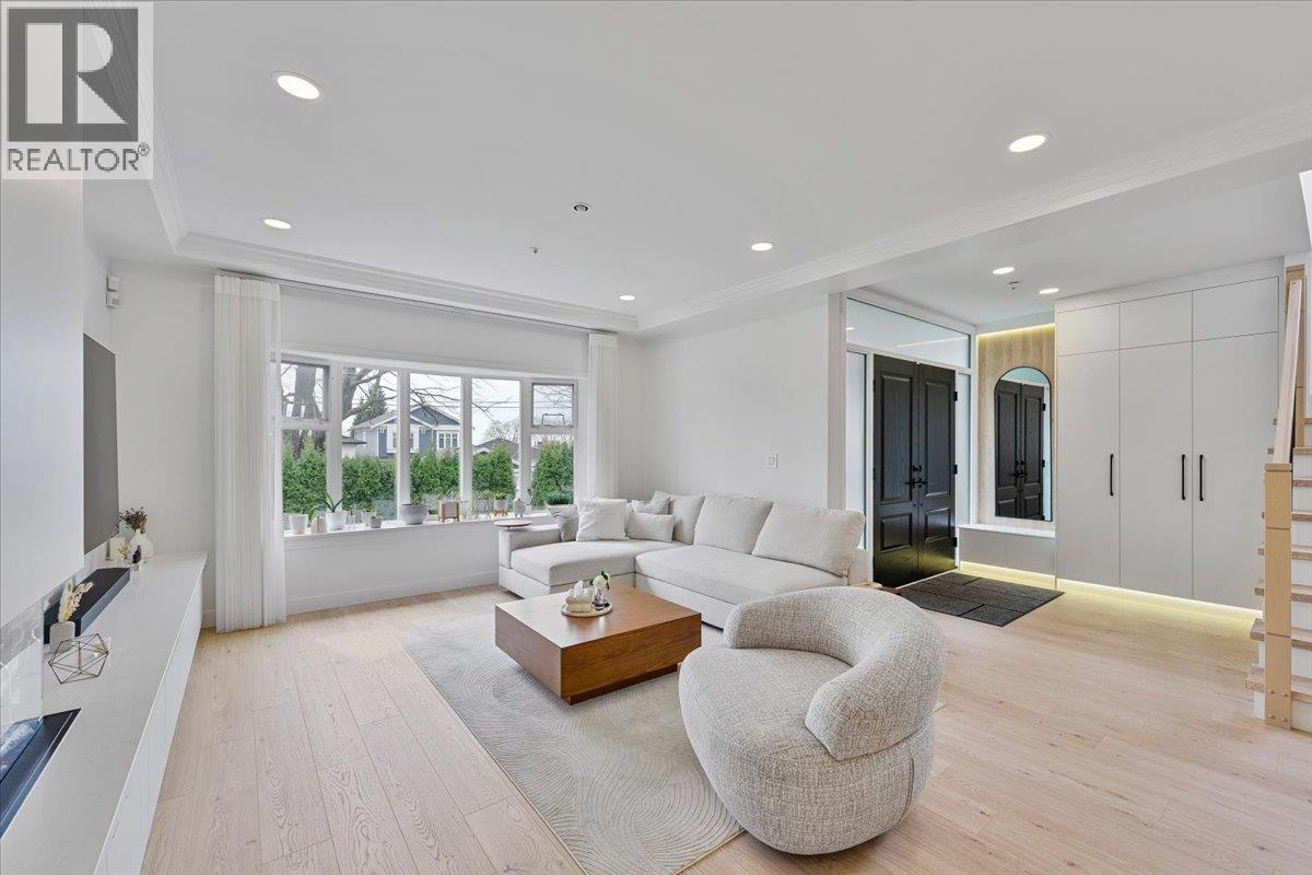 817 W 60th Avenue, Vancouver, British Columbia  V6P 2A2 - Photo 4 - R3138262